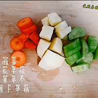 胡萝卜苹果黄瓜汁  - - 排毒清肠果蔬汁的做法图解1