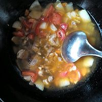 罗宋汤（西红柿牛腩汤）孩子的最爱的做法图解4