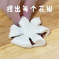 快手早餐～手抓饼吃法5（玫瑰豆沙酥）的做法图解8