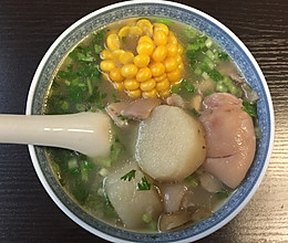 绝情谷十三太保“黄豆猪脚汤”的做法