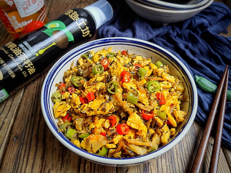 超级下饭的外婆菜炒蛋，我可以干三碗米饭！的做法