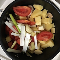 番茄味的土豆炖排骨，电饭煲炖汤~手残党福利的做法图解2