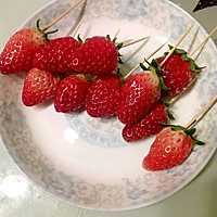 拔丝草莓的做法图解1