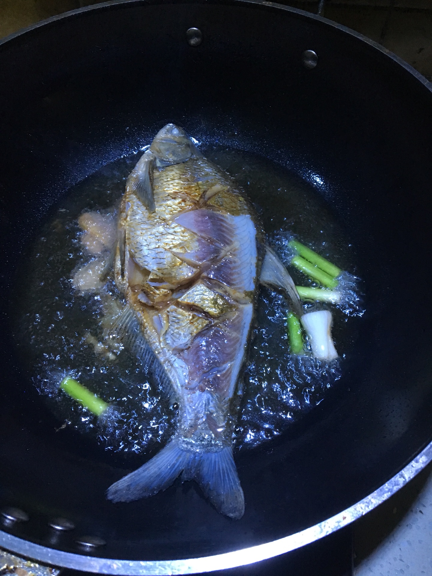 教你万州烤鱼正宗配方，烤鱼的简单做法在家就能做_香料