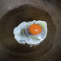 鸡蛋面条的做法图解1