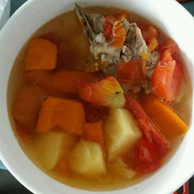 骨头炖西红柿土豆汤