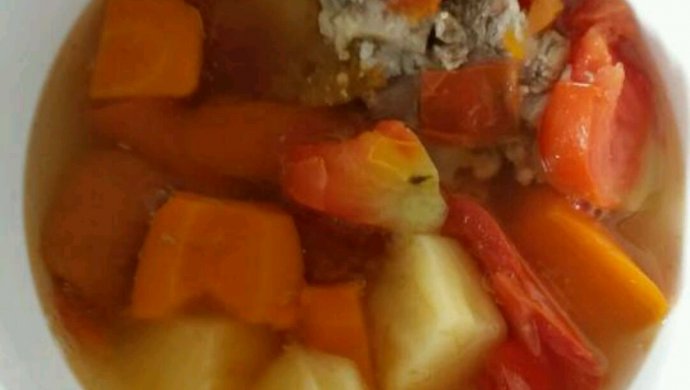 骨头炖西红柿土豆汤