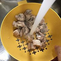 番茄排骨汤的做法图解3