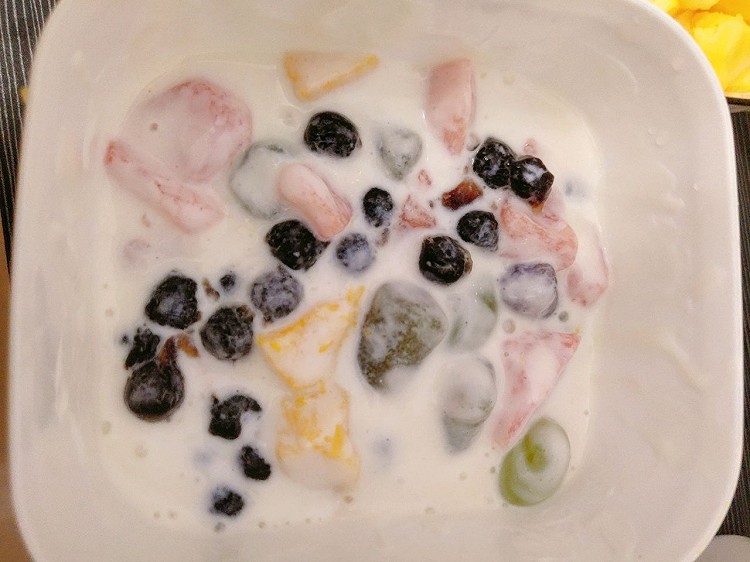 酸奶芋圆水果捞的做法