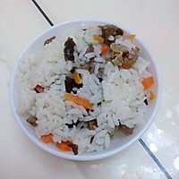 胡萝卜木耳香肠焖饭的做法图解6