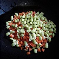 胡萝卜烧毛豆的做法图解7