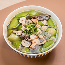 快手美味#开学烹饪课丝瓜口蘑牛肉汤