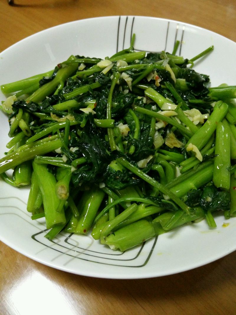 Sauteed cabbage with garlic