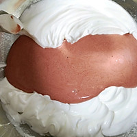 #一口新年味，全家享佳味#红丝绒草莓蛋糕的做法图解10