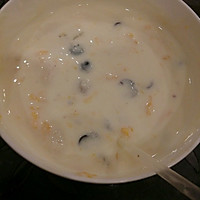 芒果蓝莓山竹葡萄奶昔的做法图解3