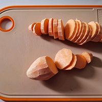 减脂低卡系列 烤芝麻红薯小饼的做法图解1