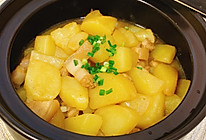 土豆烧肉的做法