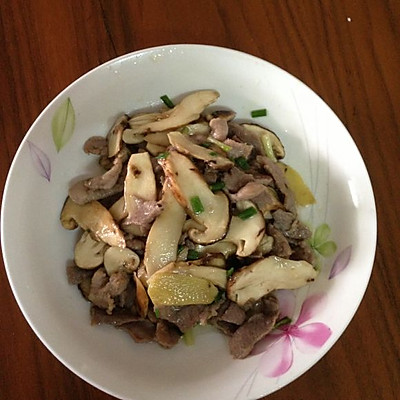 新鲜松茸炒肉片