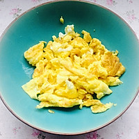 分享：如何分辨土鸡蛋--青椒炒鸡蛋的做法图解5