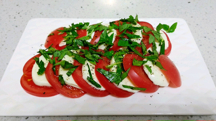 Caprese Salad番茄奶酪沙拉的做法