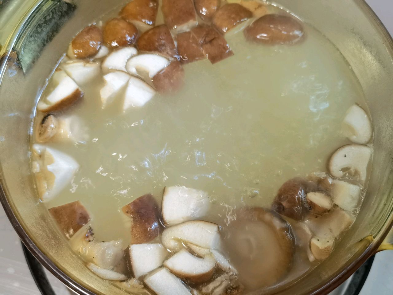 香菇豆腐汤怎么做_香菇豆腐汤的做法_豆粉草海_豆果美食