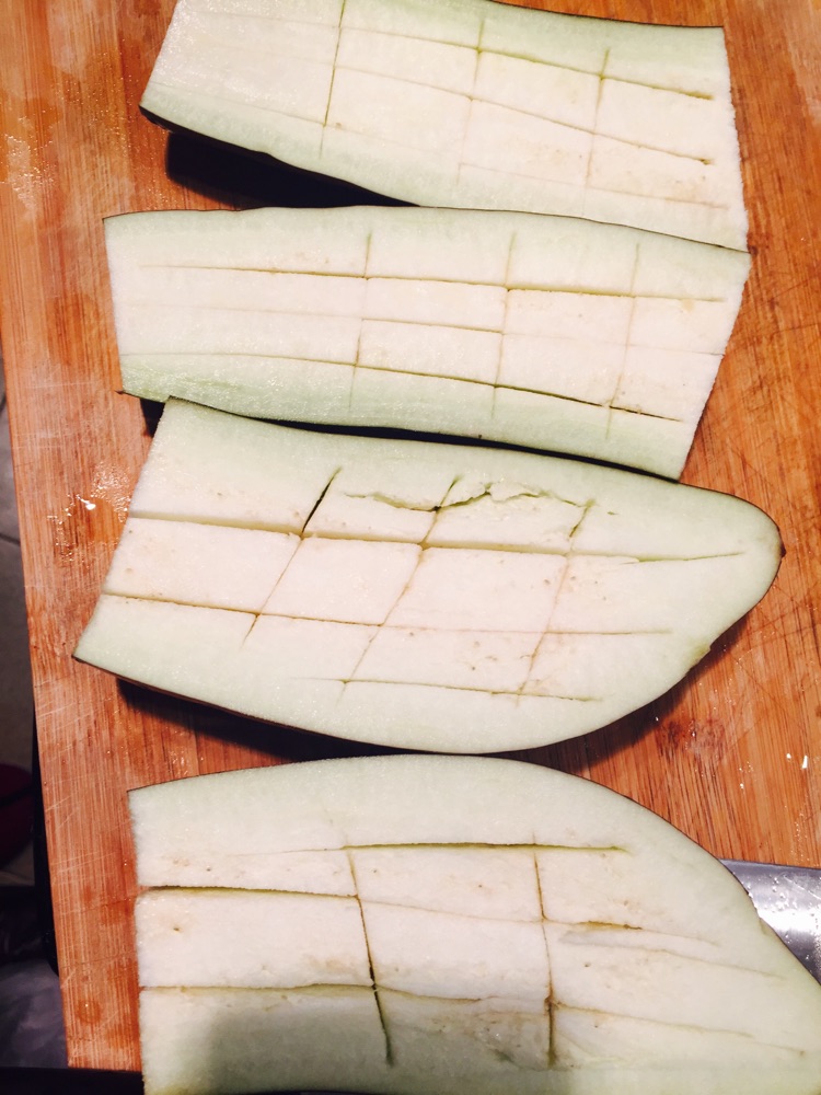 蒜香茄子的做法图解1