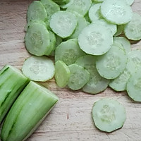 黄瓜奶酪沙拉的做法图解2