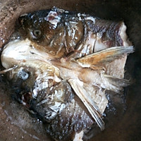 酸菜鱼头的做法图解2