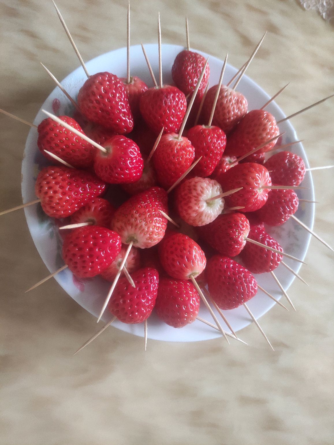 冰糖草莓🍓（从未失败过）的做法_冰糖草莓🍓（从未失败过）怎么做_冰糖草莓🍓（从未失败过）的家常做法_goh【心食谱】