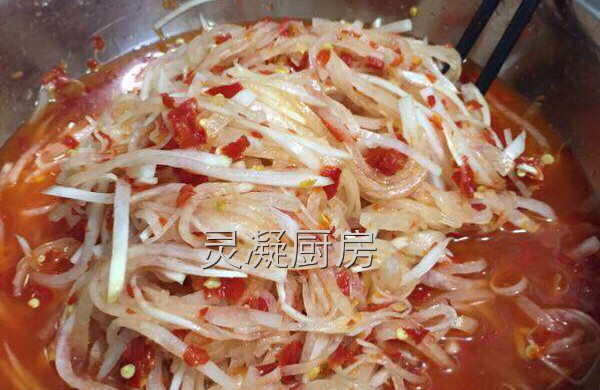 酸辣椒凉拌萝卜丝
