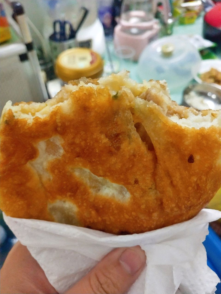 不用揉面就能做的超级松软酥脆的莲藕马蹄猪肉煎饼的做法