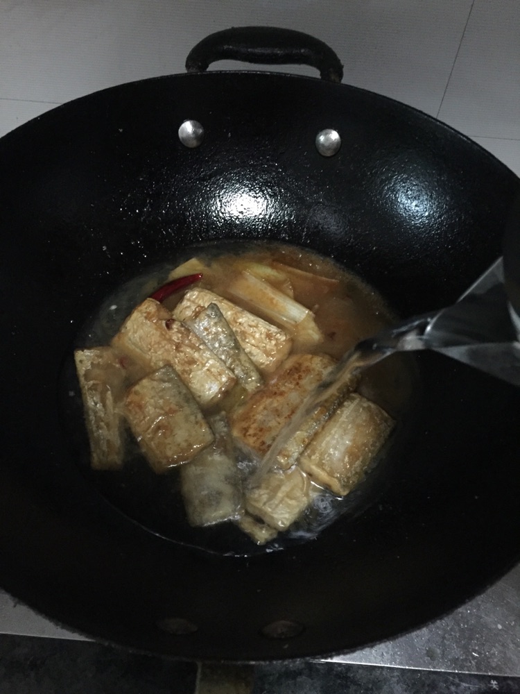 刀鱼炖土豆的做法图解8
