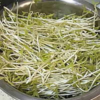 水煮巴沙鱼的做法图解2