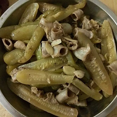 酸黄瓜炒大肠