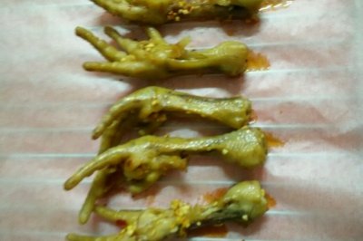 烤鸡爪味很赞