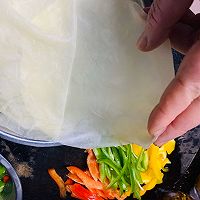 用饺子皮就能快速搞定的春饼的做法图解4