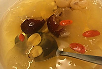 银耳红枣莲子枸杞汤的做法