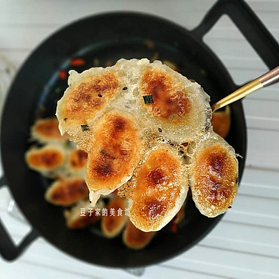 冰花煎饺子