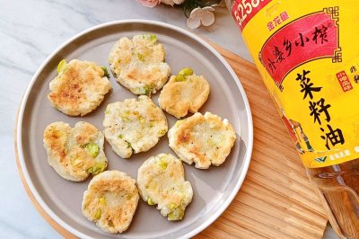 春之味～青蛙背石板
