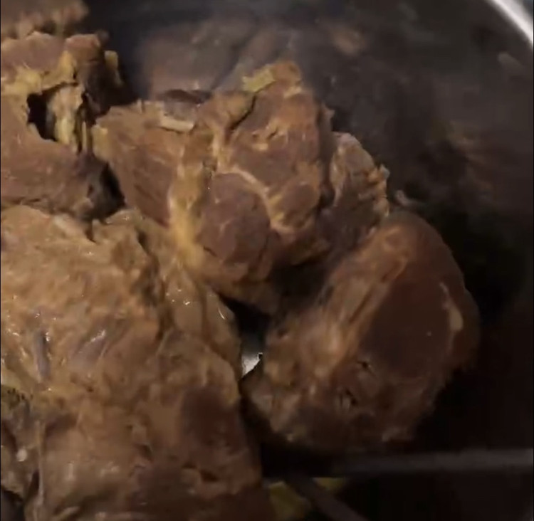 卤牛肉的做法