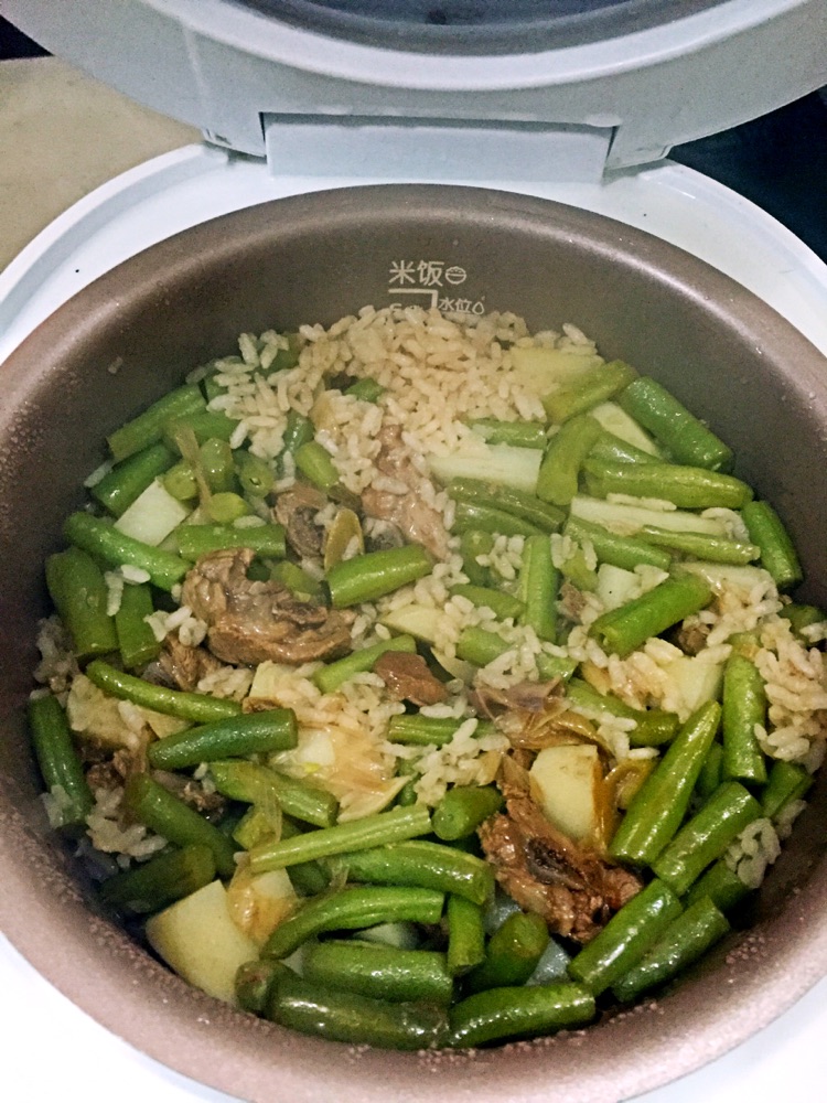 蒜香叉烧排骨煲仔饭（懒人版）