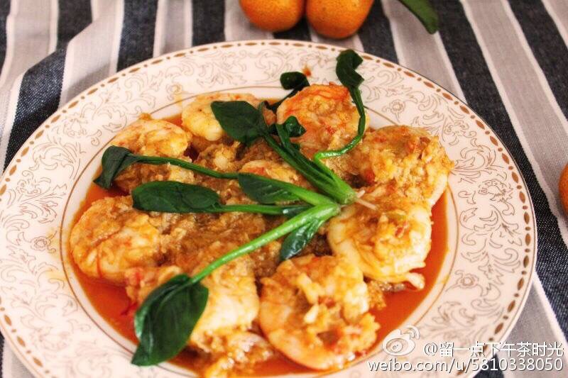 蒜蓉焗大虾的做法图解2