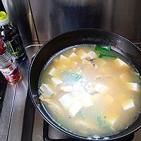 河蚌豆腐雪菜汤的做法图解11