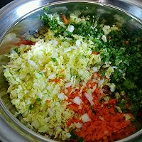 胡萝卜，白菜，芹菜，(素三鲜)饺子的做法图解1