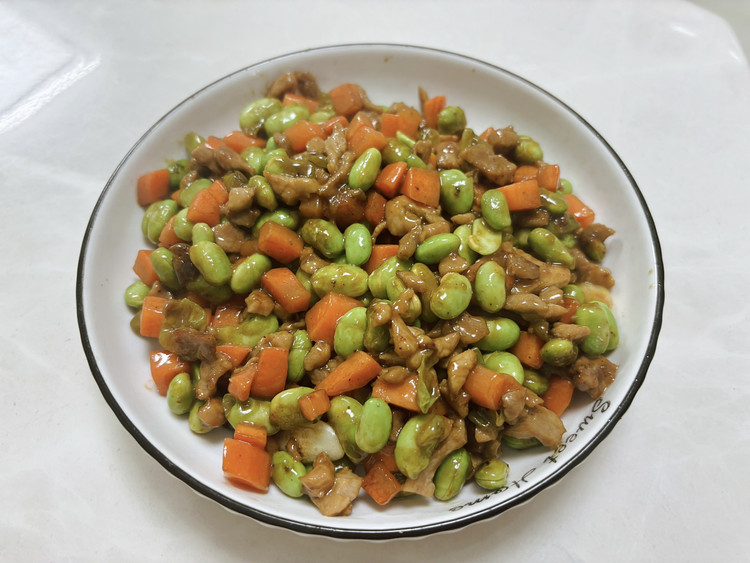 毛豆胡萝卜炒肉的做法