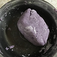 快为你的夏日添上一丝清凉吧～自制芋圆的做法图解2