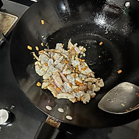 水蜜桃海鲜铁板炒饭的做法图解8