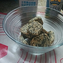 黑芝麻海苔饼干