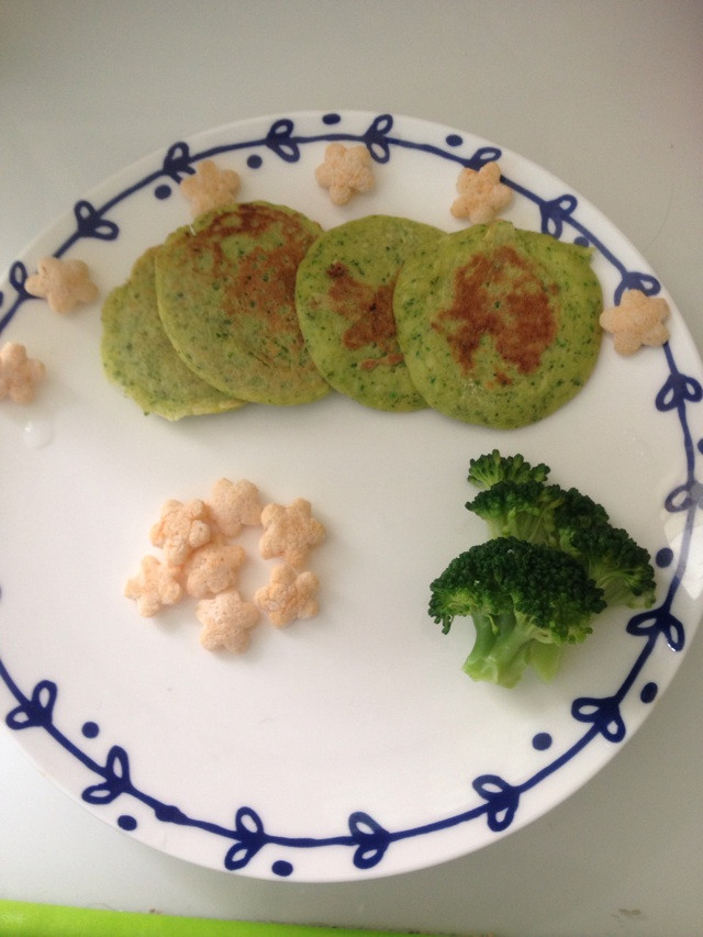 *宝宝辅食早饭*西兰花饼的做法