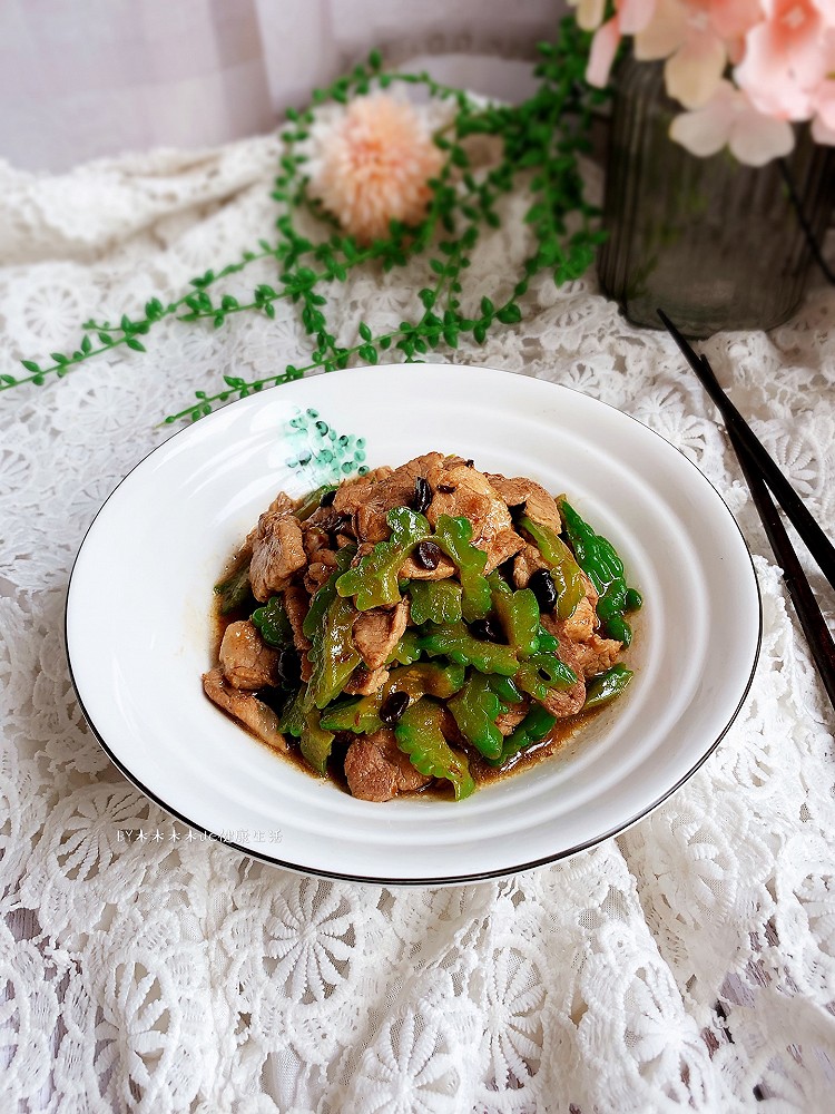 苦瓜炒肉的做法